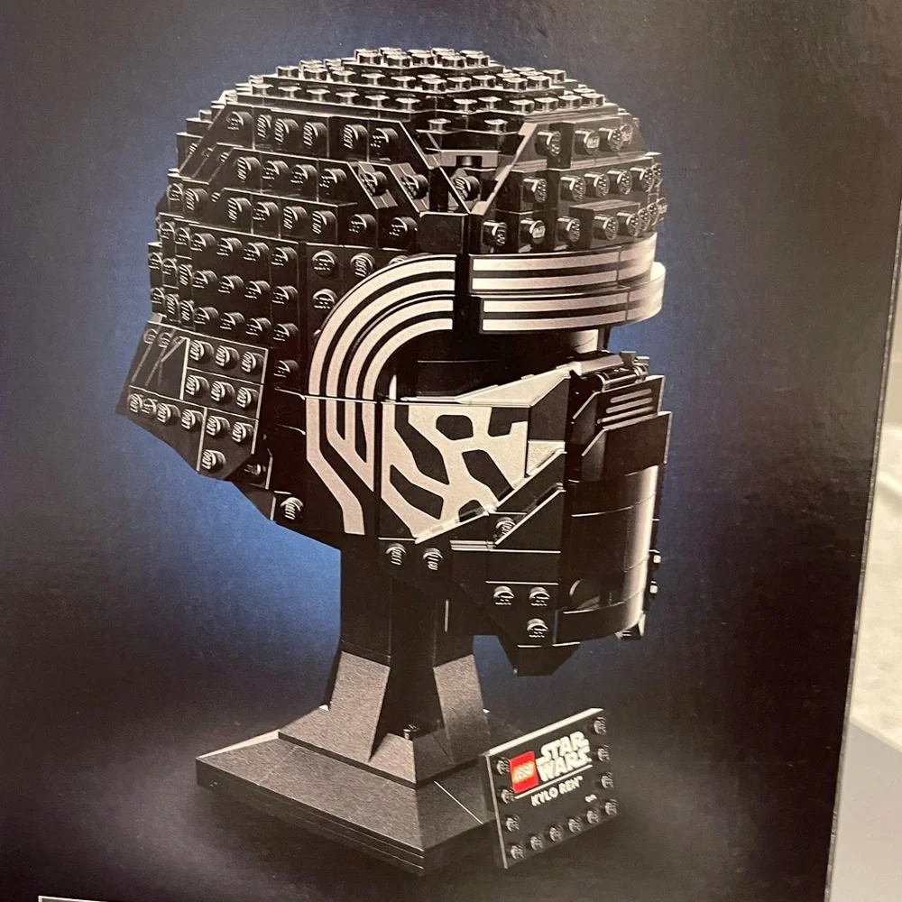 LEGO Star Wars (75415) Kylo Ren Helmet Collection 529Pieces 18+ NIB